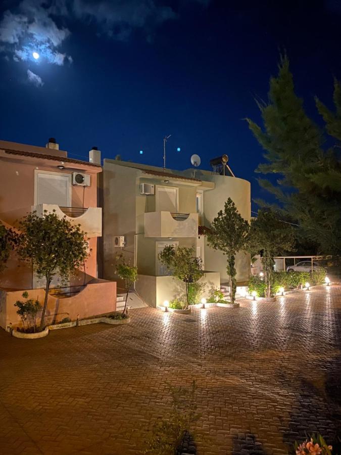 Villa Irilena - 4Bdr Beach House 根纳迪 外观 照片