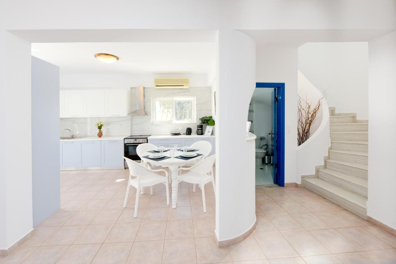 Villa Irilena - 4Bdr Beach House 根纳迪 外观 照片