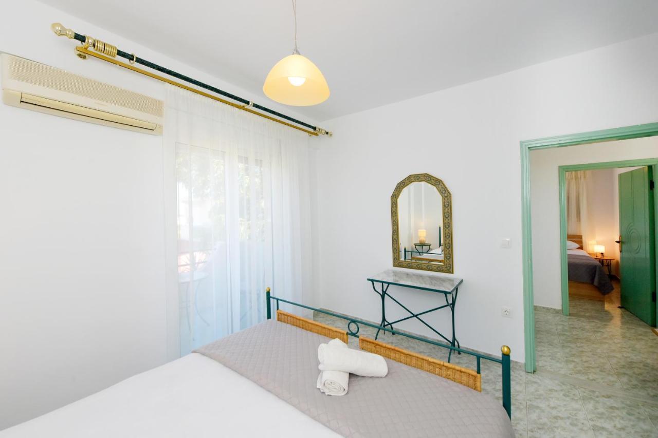 Villa Irilena - 4Bdr Beach House 根纳迪 外观 照片
