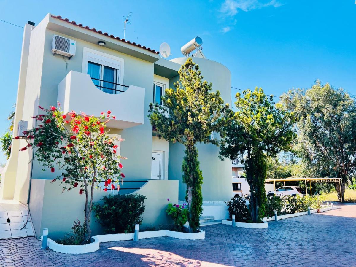 Villa Irilena - 4Bdr Beach House 根纳迪 外观 照片